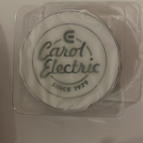 Fast Wireless Charger Pad - Picture 4 of 5